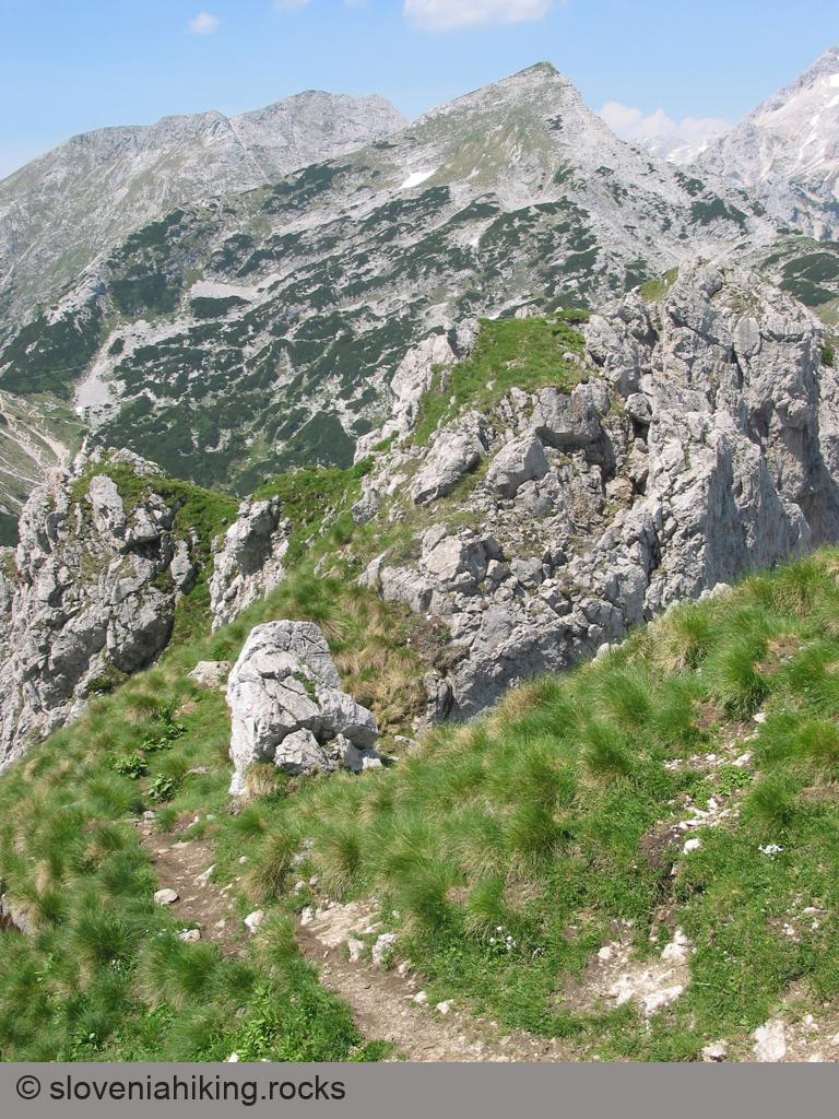 The descent from Viševnik, Draški vrh in the background