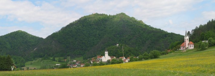 Pogled na Polhov Gradec in polhograjsko Goro iz Srednje vasi