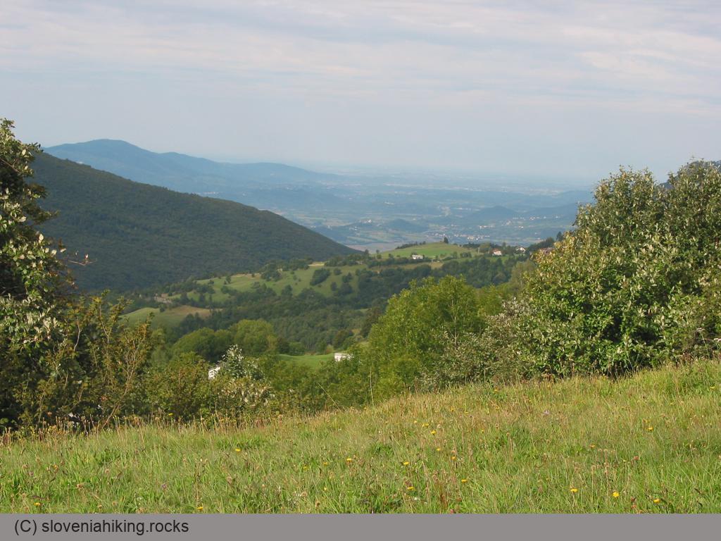 Pogled na Podkraj in Vipavsko dolino
